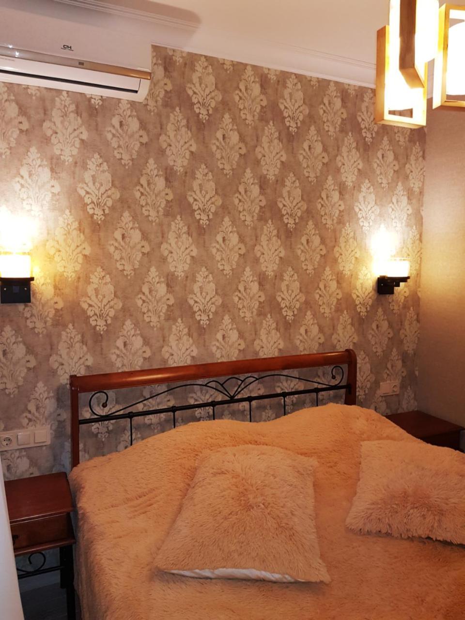 Piazza Batumi Guesthouse מראה חיצוני תמונה