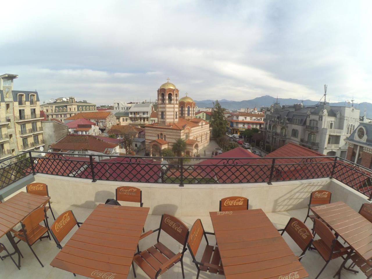 Piazza Batumi Guesthouse מראה חיצוני תמונה