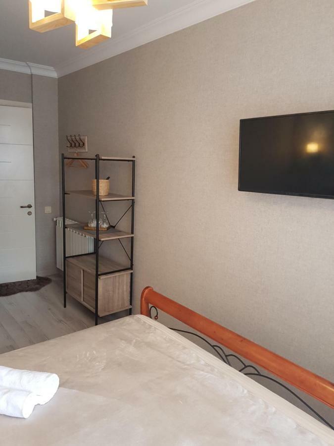 Piazza Batumi Guesthouse מראה חיצוני תמונה