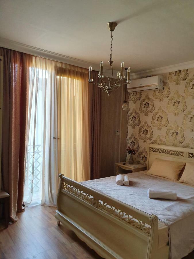 Piazza Batumi Guesthouse מראה חיצוני תמונה