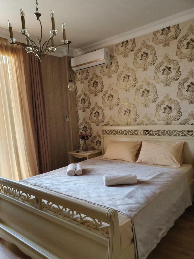 Piazza Batumi Guesthouse מראה חיצוני תמונה