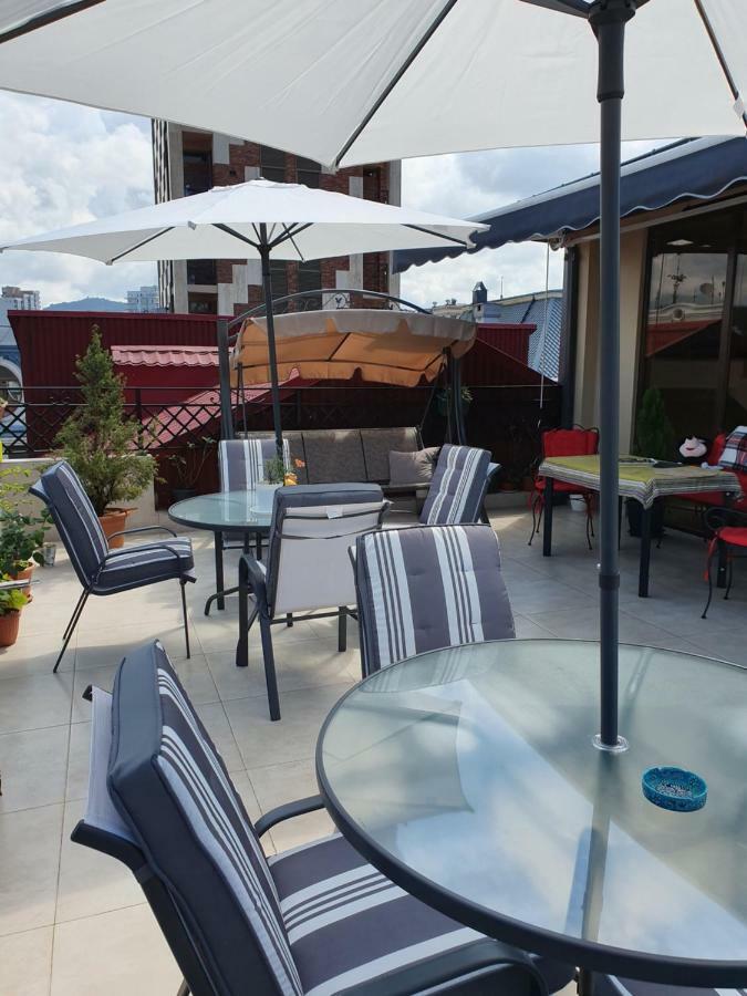 Piazza Batumi Guesthouse מראה חיצוני תמונה